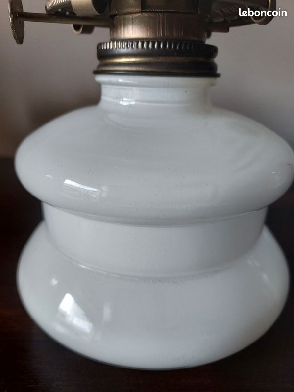 Ancienne lampe a pétrole (image 3)
