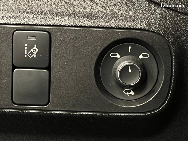 Citroen C3 Essence 110 Feel GPS Radar Recul Clim Auto Régulateur (image 22)