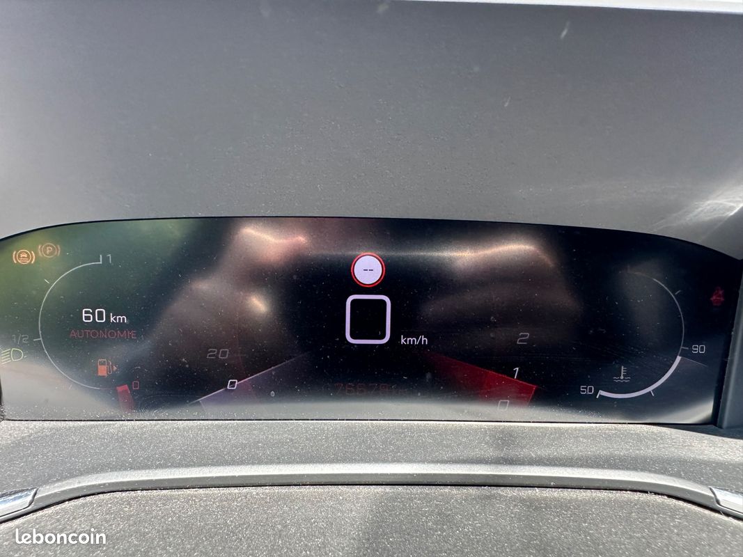 PEUGEOT 308 1.2 130ch GT PACK APPLE CARPLAY / CAMERA DE RECUL / COURROIE NEUVE / ENTRETIEN PEUGEOT (image 28)