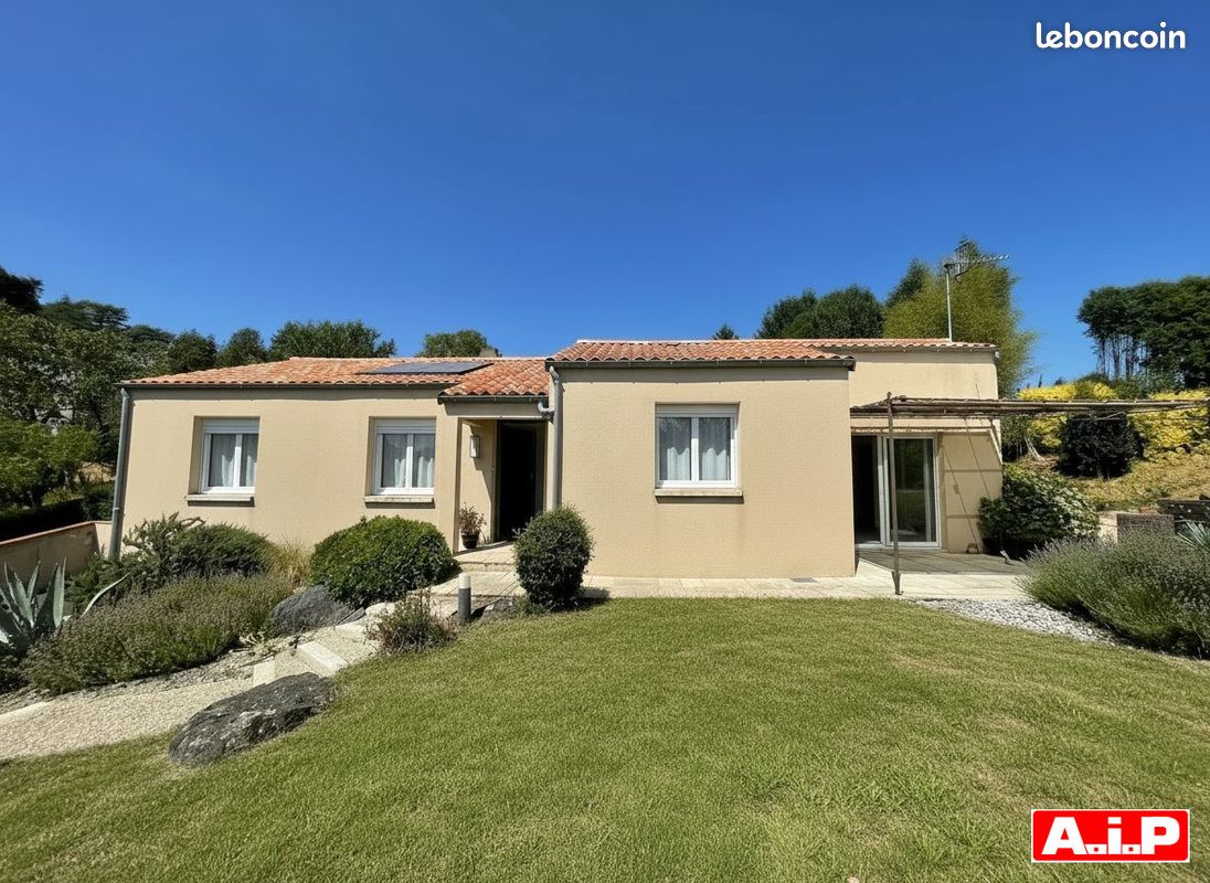 Maison 7 pièces 153 m² · à Pouzauges · 153 m² · 364 000 €