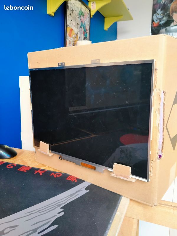 Pc gamer en carton recyclé avec aurculling intégré ( rdb pour les FPS ) (image 4)