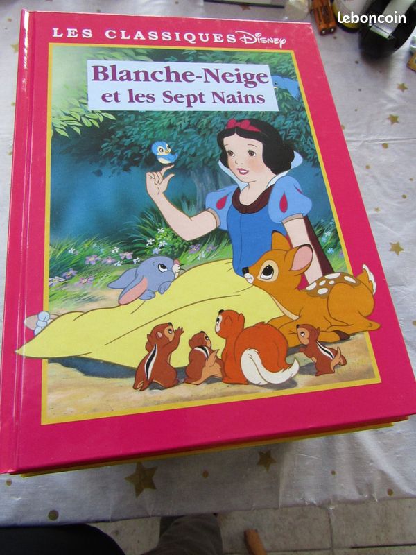 Walt disney les classiques livre broche - neuf (image 1)