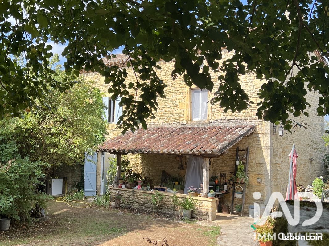 Maison 5 pièces 124 m² · à Aujols · 124 m² · 262 000 €