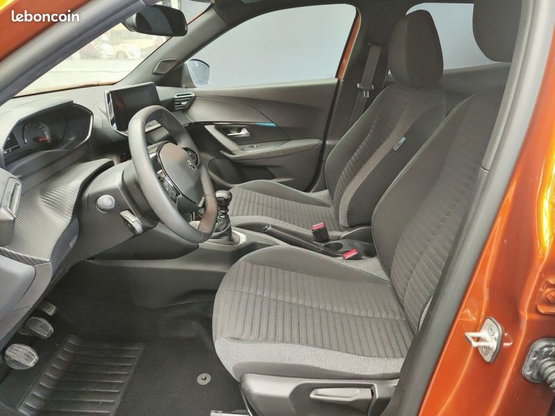 Peugeot 2008 1.2 PureTech 100ch S&S Style (image 9)