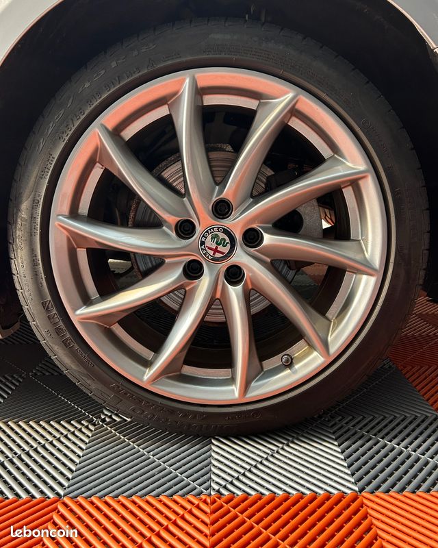 ALFA ROMEO GIULIA 2.2 JTDM 150 SUPER BVA - SYSTEME DNA - GPS - RADAR DE RECUl (image 15)