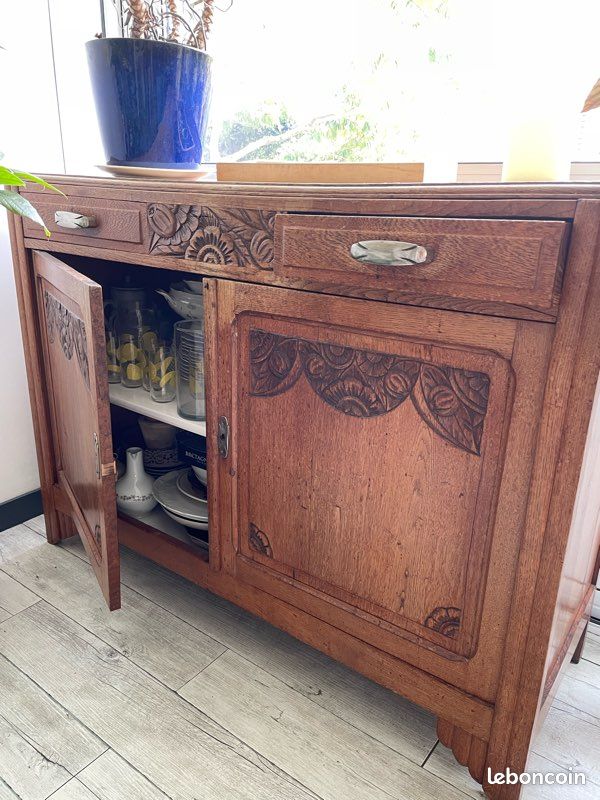 Petit buffet ancien en chêne sculpté – À restaurer (image 1)