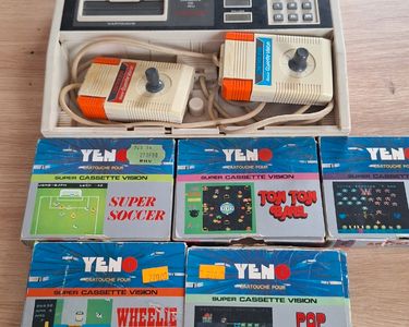 Console Yeno Super Cassette Vision – Beige, Modèle Salon Vintage, Occasion