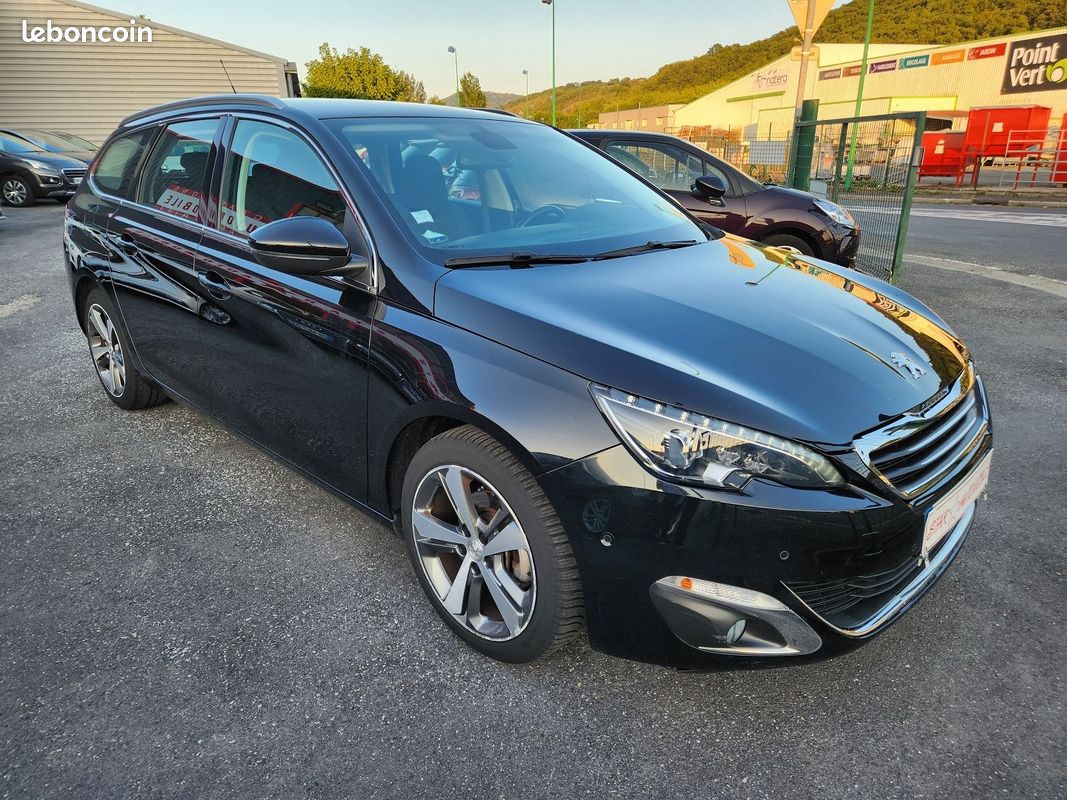 Peugeot 308 SW 1.2 PURETECH 130CH ALLURE S&S (image 2)