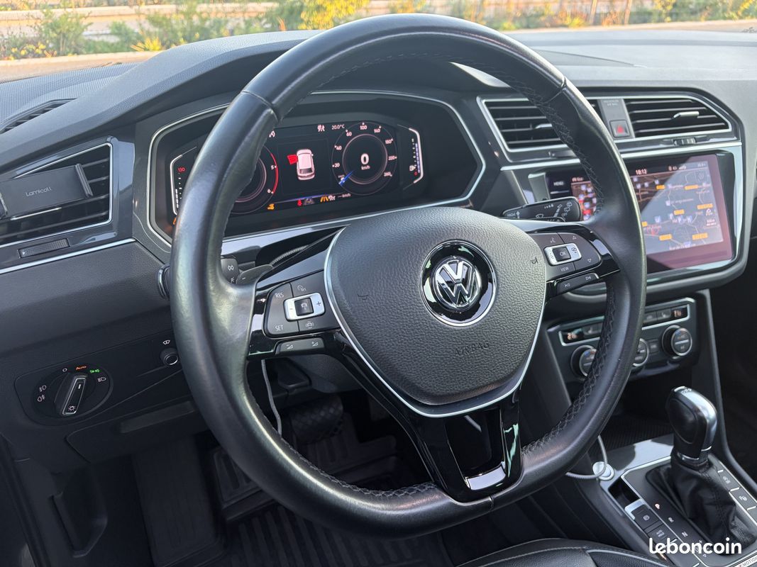 VOLKSWAGEN Tiguan 2.0 TDI 190 CARAT EXCLUSIVE 4MOTION DSG7 - GARANTIE 12 MOIS (image 24)