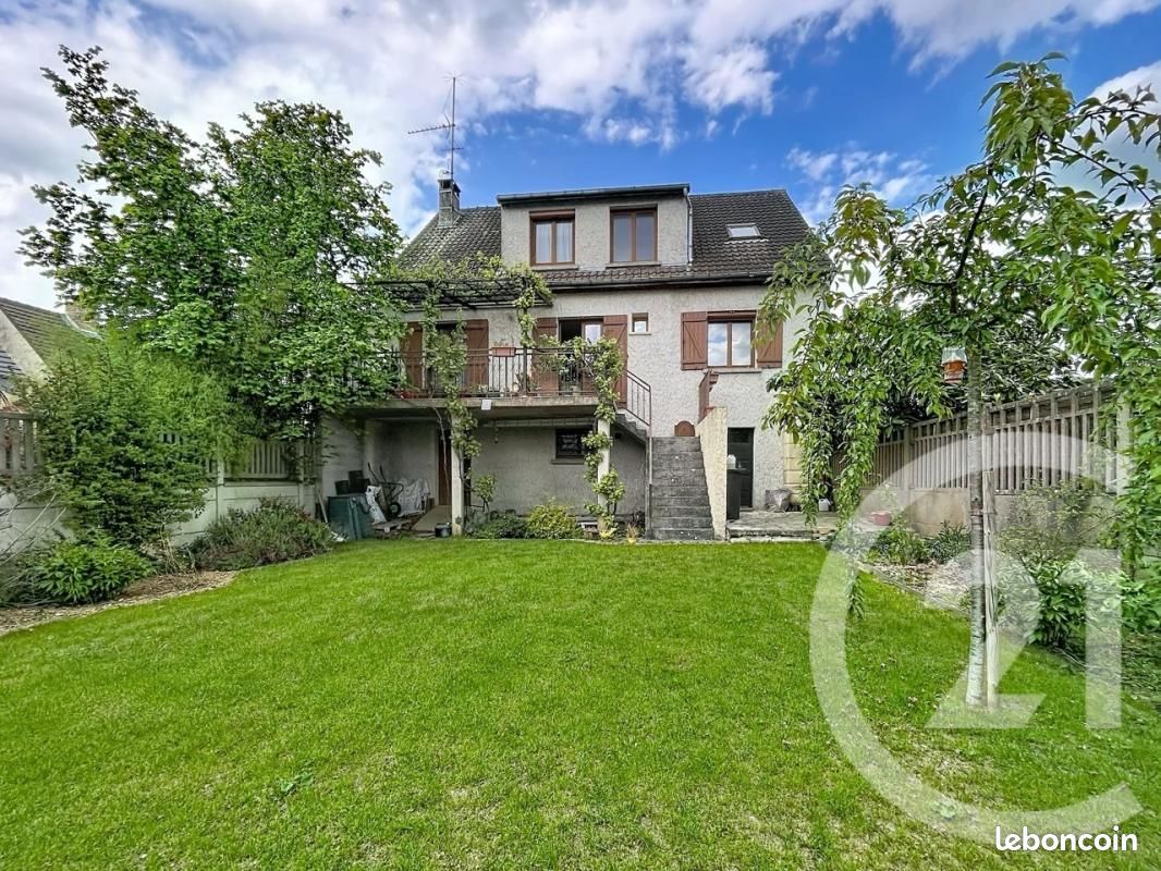 Maison 6 pièces 153 m² · à Pontault-Combault · 153 m² · 445 000 €