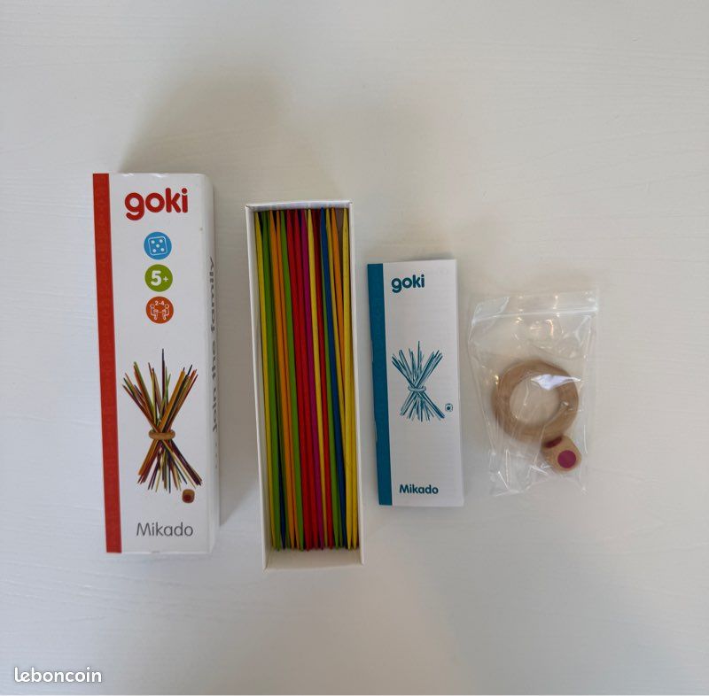Goki- Famille de Couleurs Flexibles Poupée bébé, 51495, Multicolore