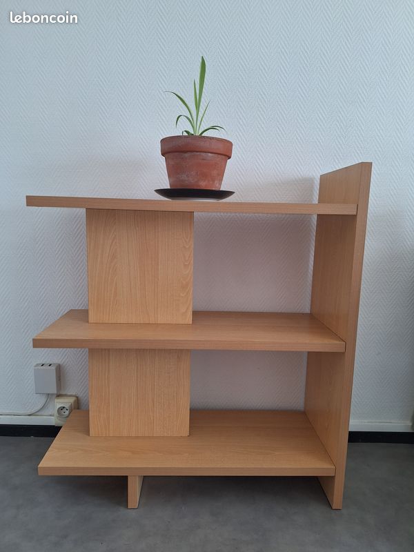 Etagère en bois clair (image 1)