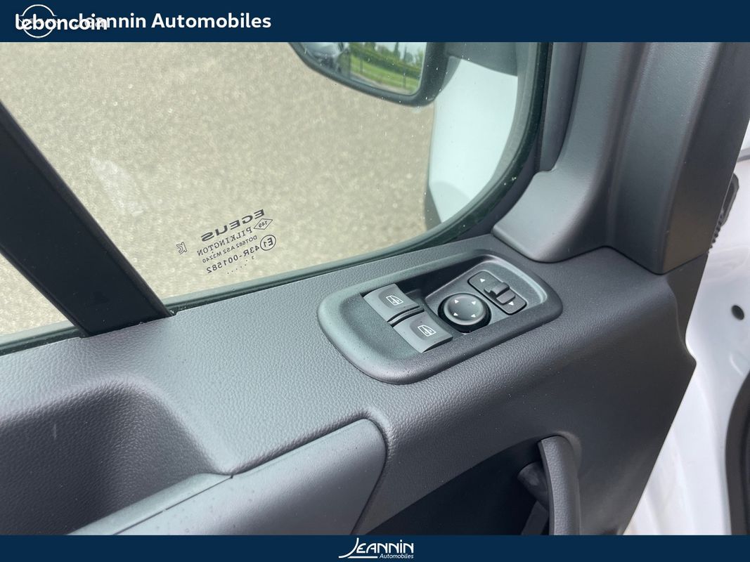 Nissan interstar fourgon l2h2 3t5 2.3 dci 150 s/s n-connecta (image 27)