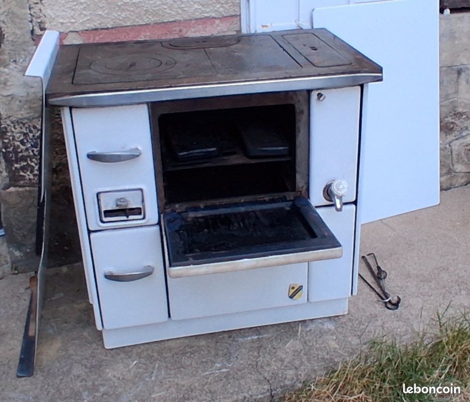 Cuisinière ancienne en fonte (image 1)