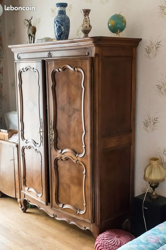 Petite armoire noyer style louis xv (image 2)