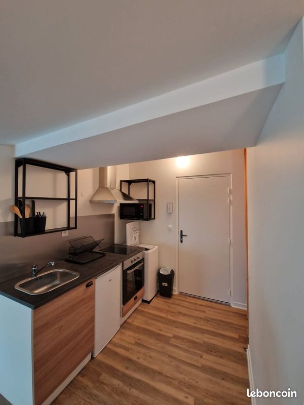 Appartement 1 pièce 17 m² · à Niort · 17 m² · 500 €