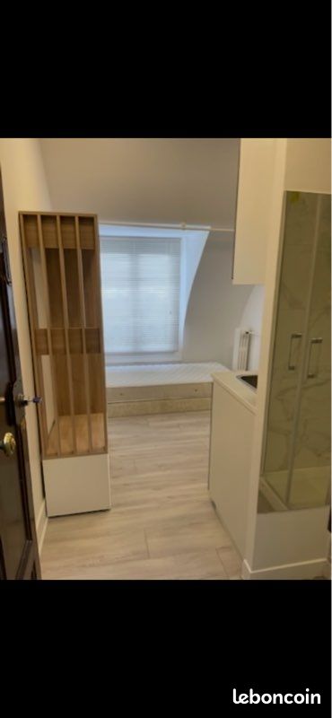 Appartement 1 pièce 11 m² · à Paris · 10,7 m² · 540 €/mois