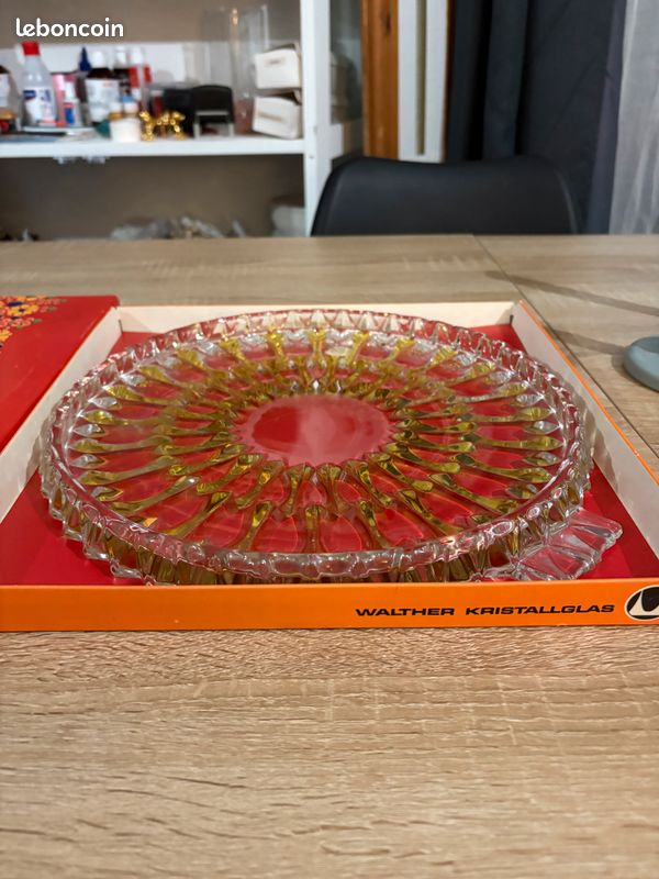 Plat en véritable cristal (image 2)