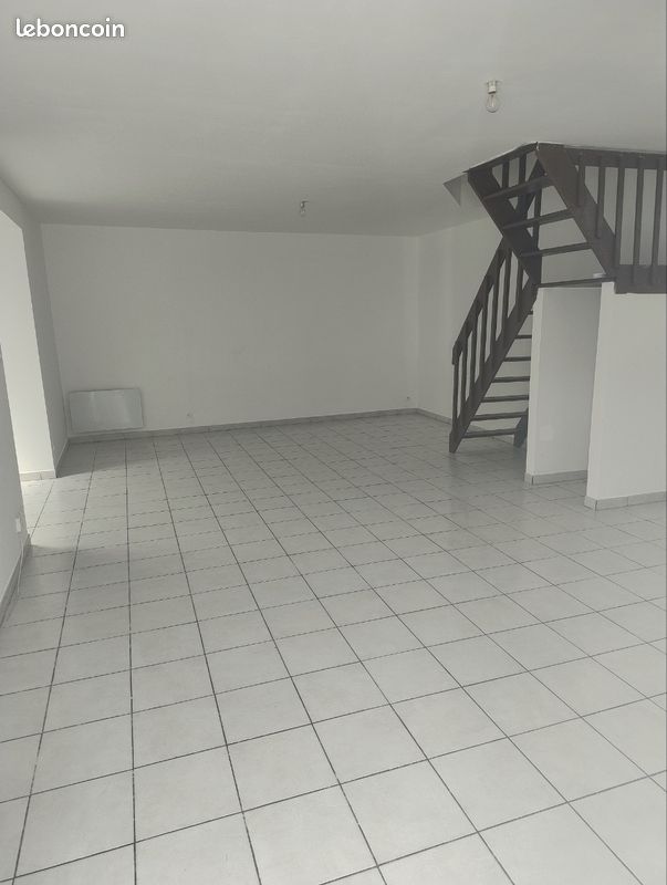 Maison 4 pièces 78 m² · à Crespin · 77,7 m² · 95 000 €