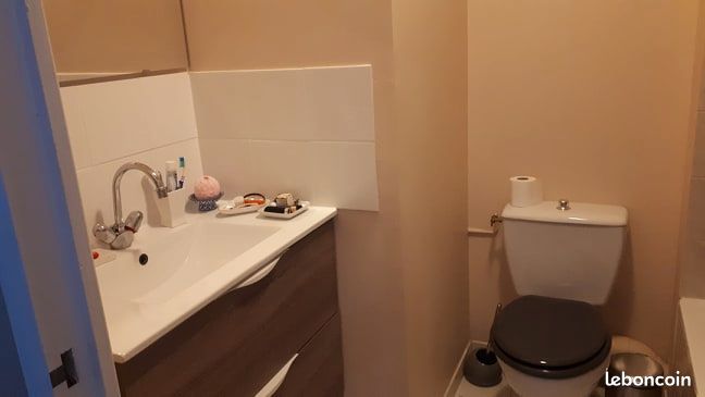 Studio avec place de parking - Poitiers 86000 (image principale 0)
