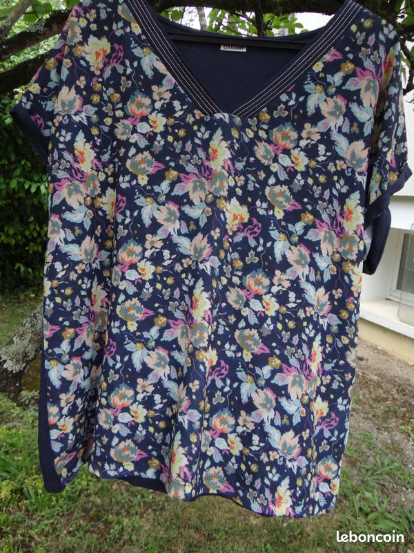 Tee-shirt neuf Damart T 50/52 bi-matière bleu marine & imprimé (image 2)
