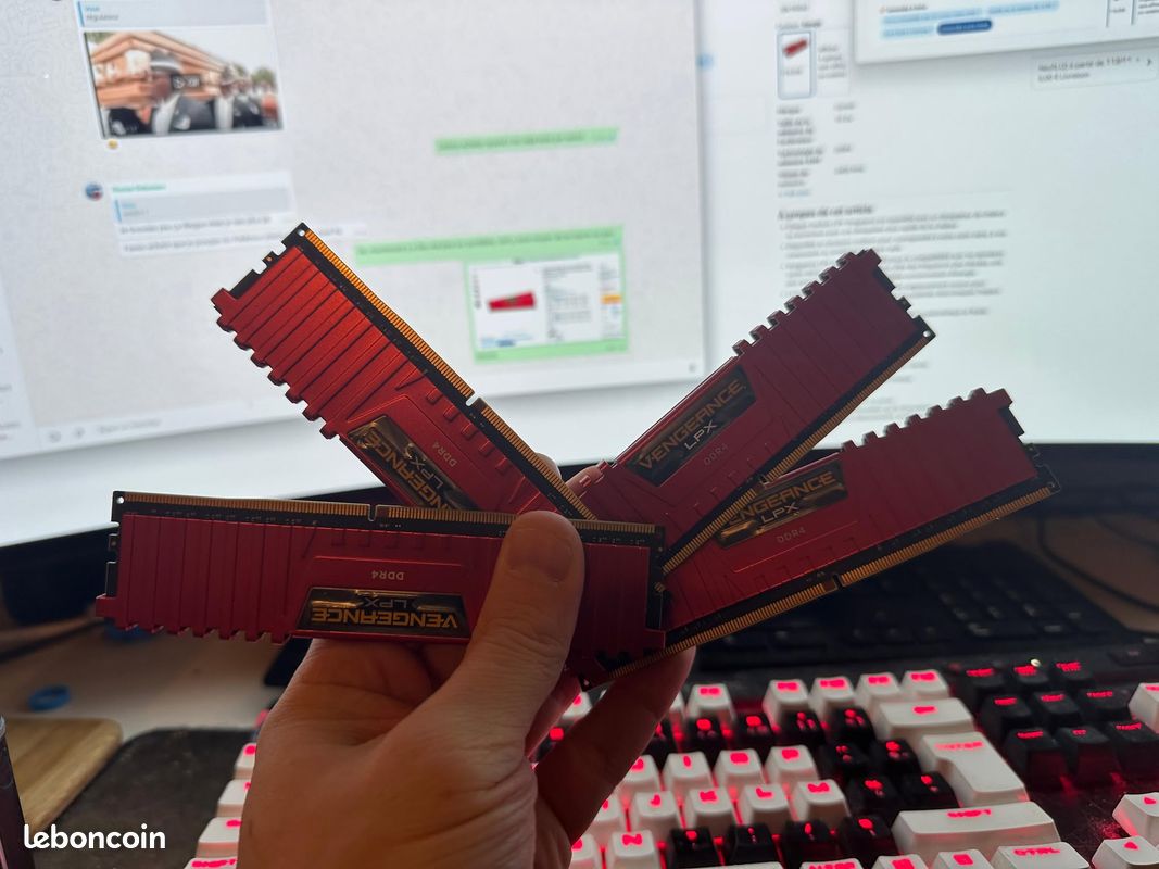 Corsair Vengeance LPX 32Go (4x8Go) DDR4 2400MHz C14 XMP 2.0 (image 1)