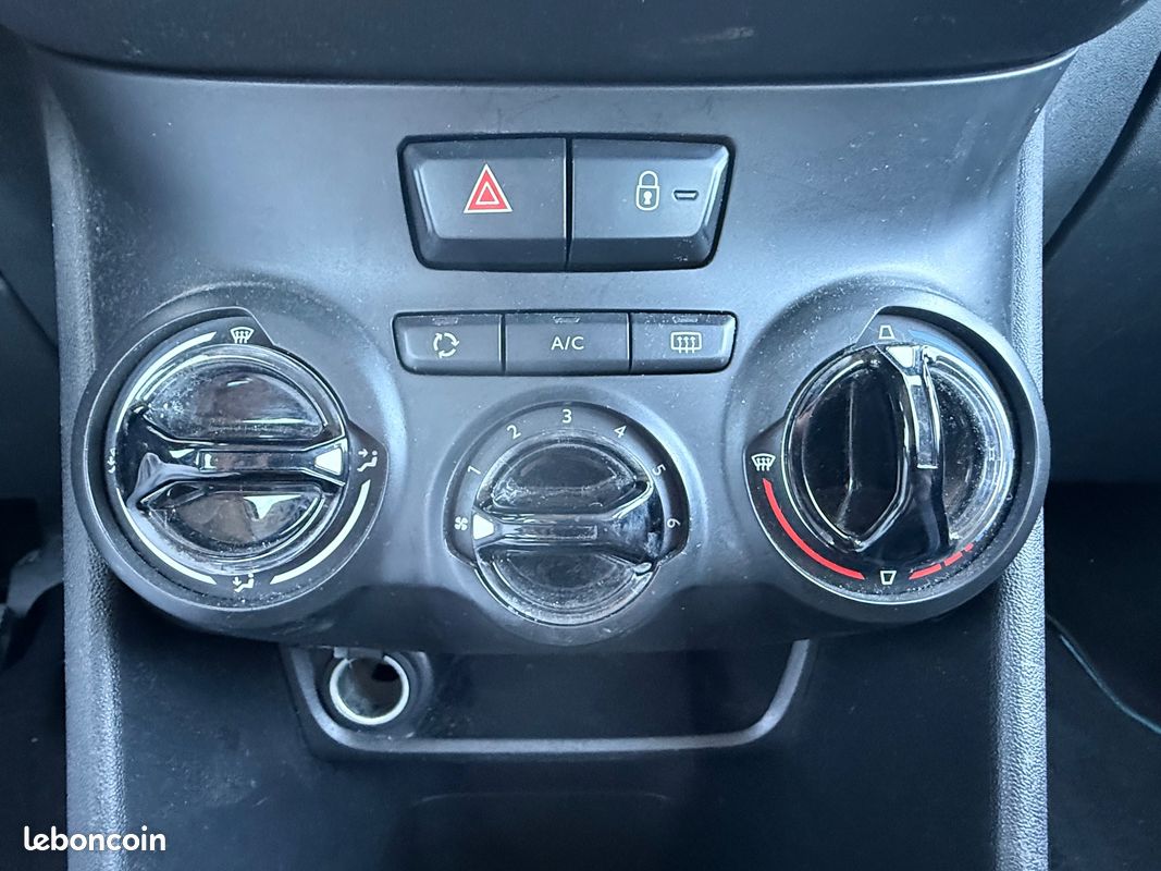 Peugeot 208 1.6 bluehdi 75ch premium (image 20)