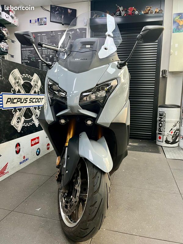 Yamaha T-MAX 560cc Tech Max (image 1)
