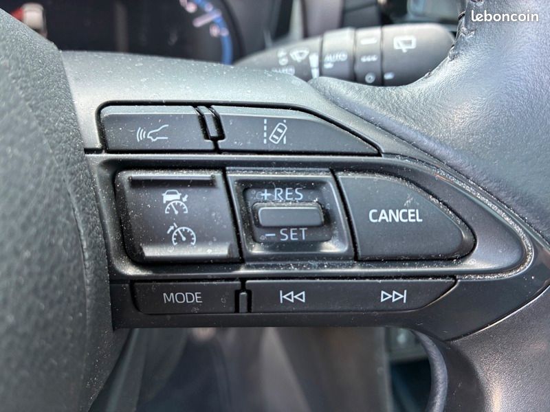 Toyota Yaris Cross 116H COLLECTION Pano Tech (image 21)