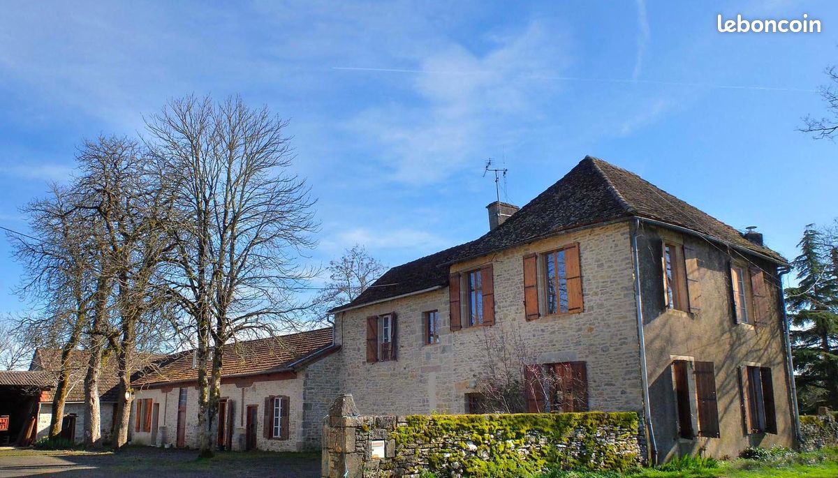 Maison 15 pièces 350 m² · à Parisot · 350 m² · 273 000 €