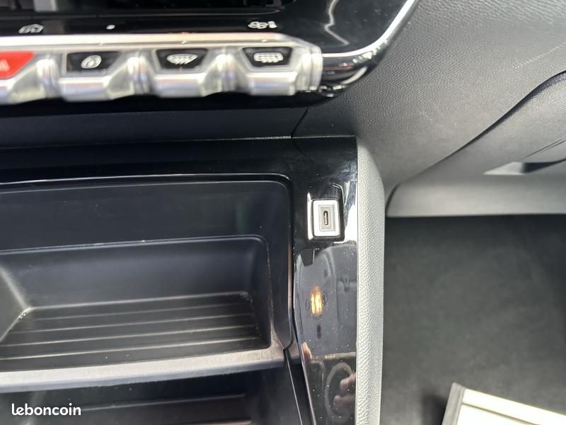 Peugeot 208 1.2 Hybrid 110ch Style e-DCS6 (image 18)