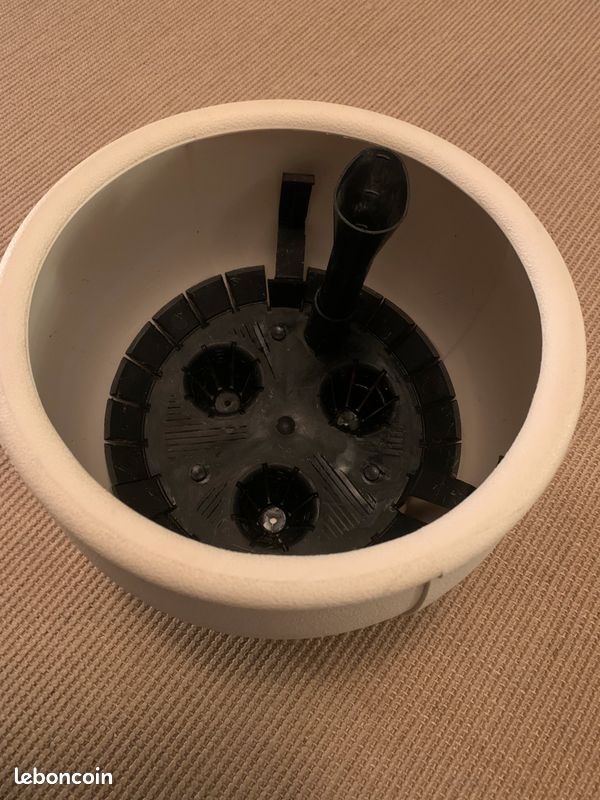 Pot a réserve d eau (image 1)