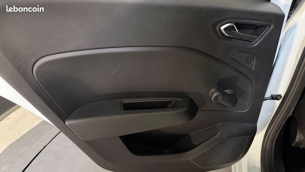 RENAULT CLIO 1.5 BLUEDCI 85ch BUSINESS - ENTRETIEN A JOUR - CARPLAY - 2EME MAIN (image 20)