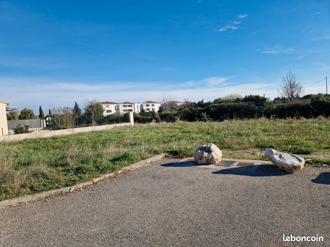 Terrain constructible · à Carpentras · 120 000 €