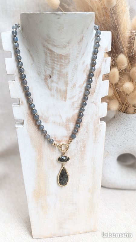 Collier Pendentif En Labradorite Naturelle – Acier Inoxydable Doré Et Pierre Grise – Longueur 18cm + Boîte