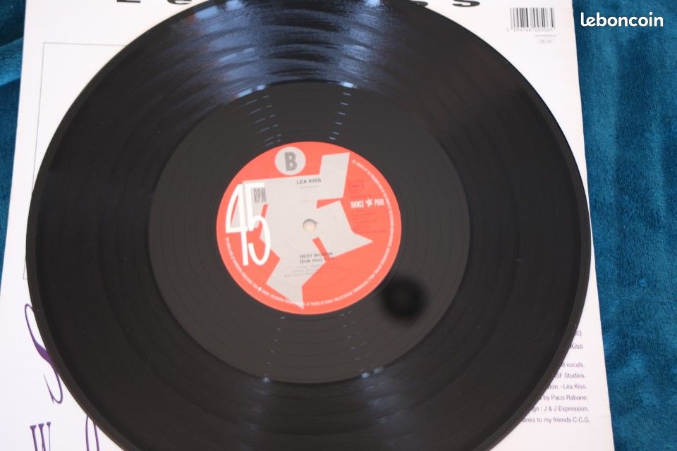 MAXI 45t Lea Kiss – Sexy Woman maxi vinyle 12" (image 3)