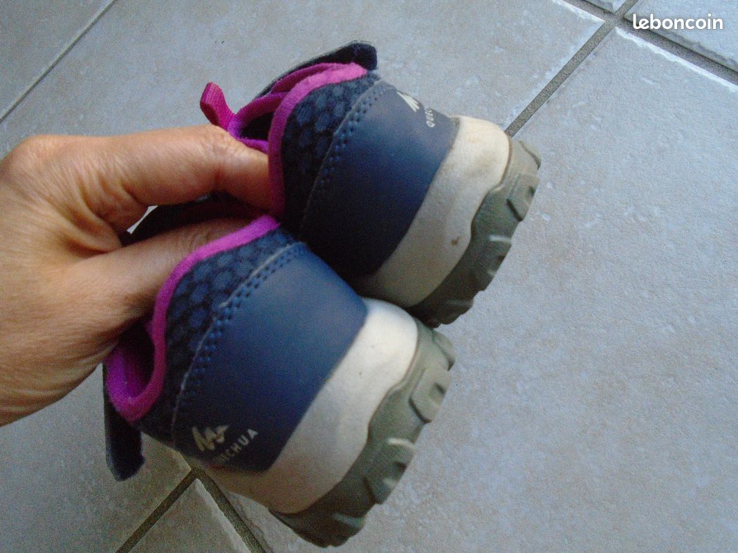 Chaussures sandales d'été à scratchs taille 30 marque quechua état neuve (image 4)