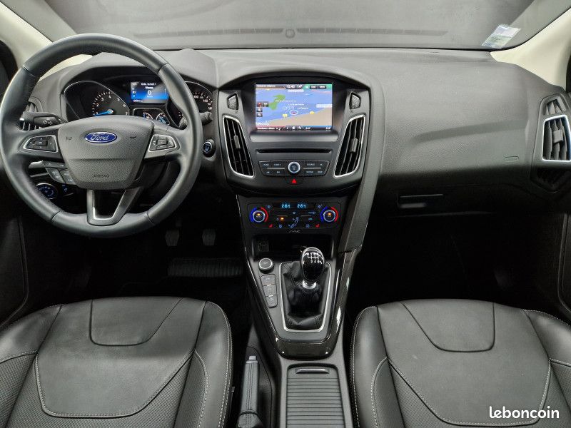 Ford FOCUS 1.0 SCTI 125CH ECOBOOST STOP&START TITANIUM * BLUETOOTH * 1ERE MAIN (image 9)