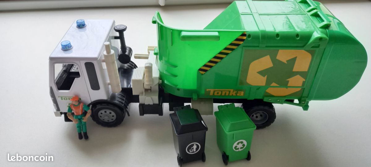 Grand camion poubelles Tonka avec poubelles et chauffeur (image 1)