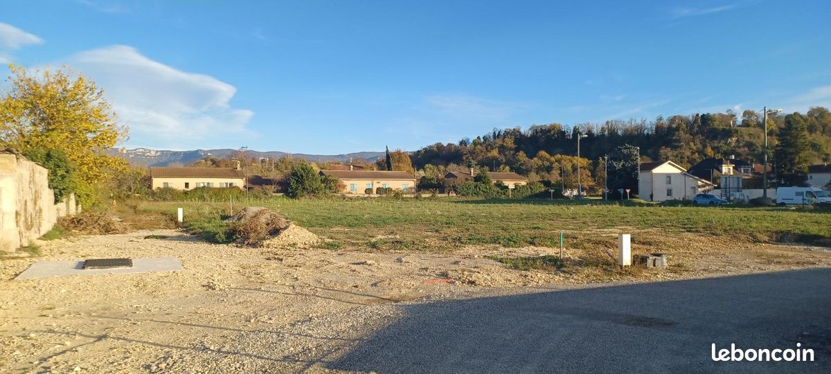 Terrain 823 m² Chabeuil · 169 000 €
