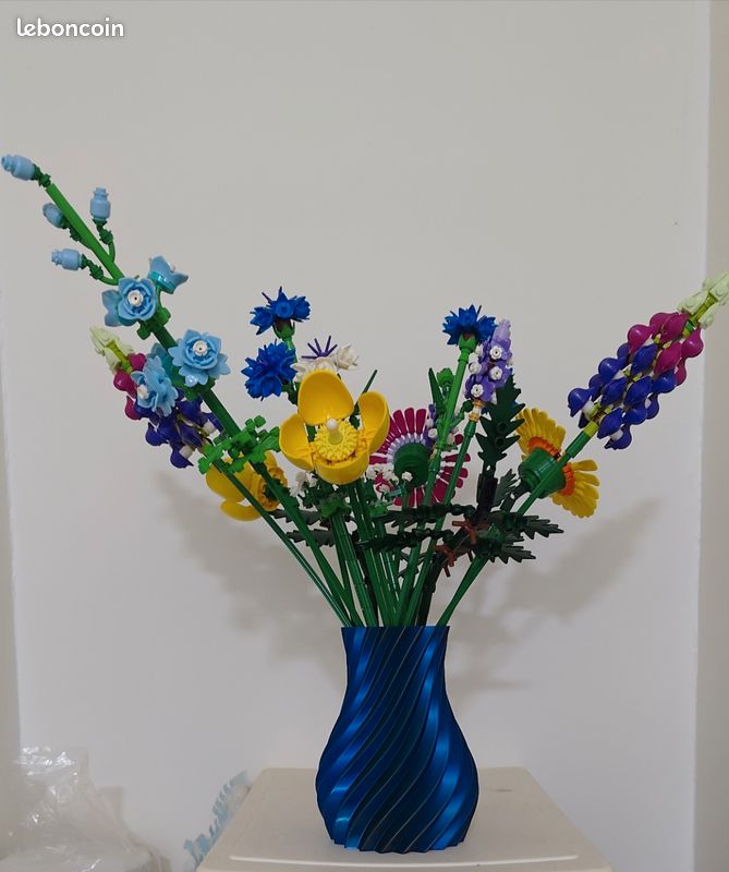 Vase design 3d couleur iridescent (image 3)