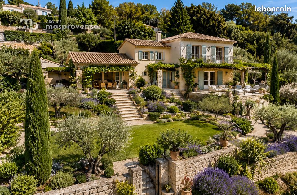 Terrain à bâtir de 853 m² à NICE (06) · 580 000 €
