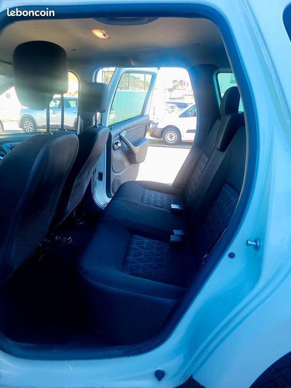 Dacia Duster 1.5 dci 110 4X2 PRESTIGE (image 9)