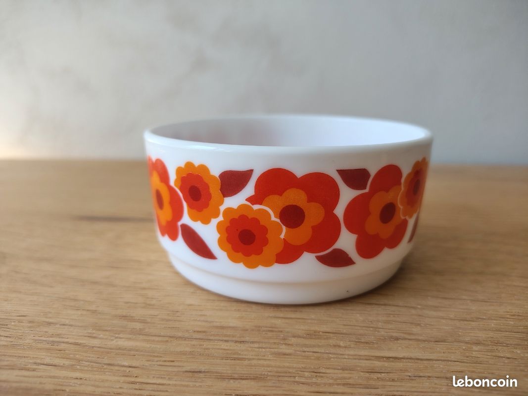 plat creux Arcopal Modèle fleurs Vaisselle Vintage