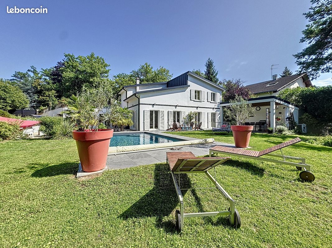 Maison 9 pièces 265 m² · à Prouilly · 265 m² · 575 000 €