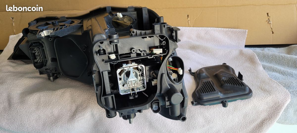 Phare AV gauche Audi A1 (image 2)