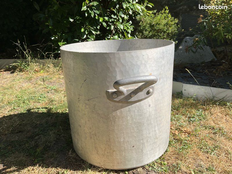 Bassine en aluminium martelé (image 1)