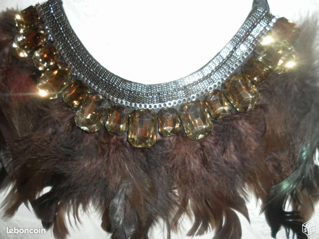 Collier plumes & pierreries, neuf (image 1)