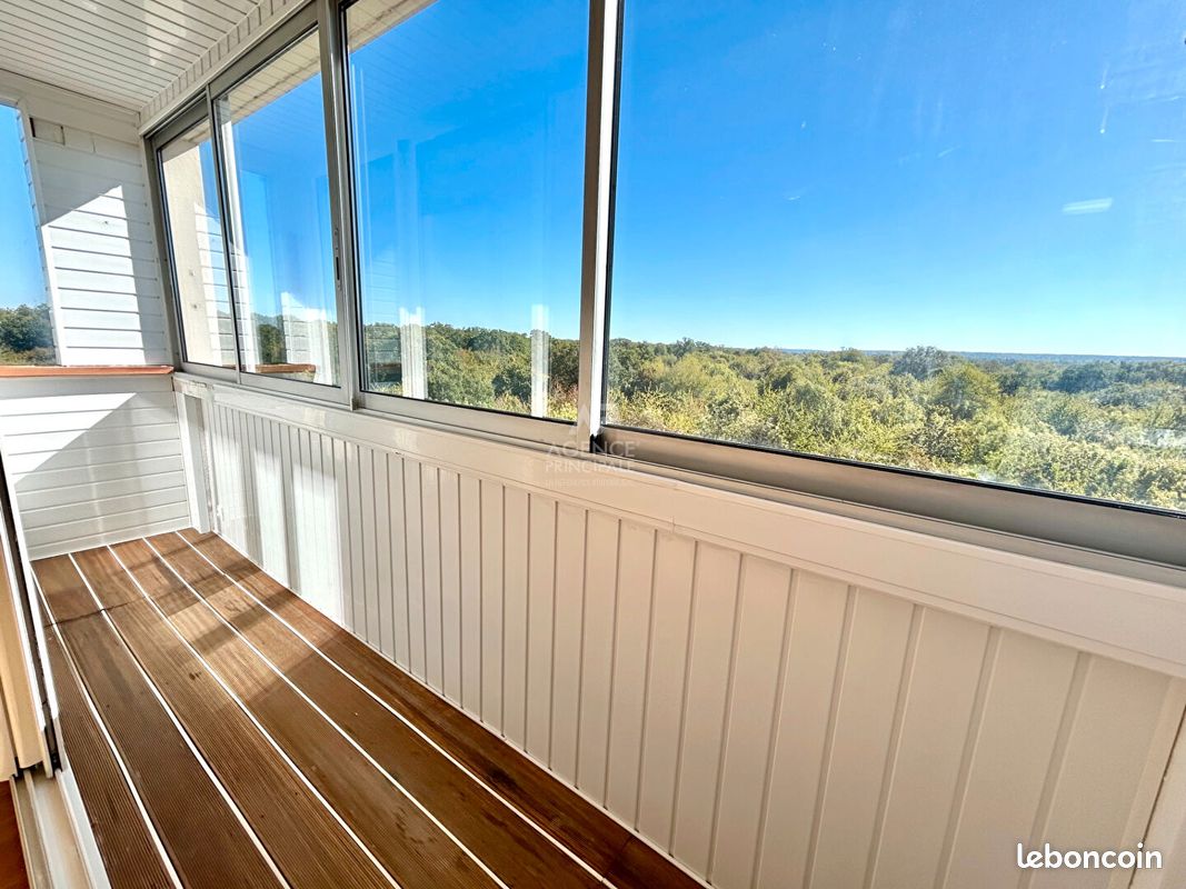 Appartement 4 pièces 69 m² · à Poissy · 69 m² · 239 000 €