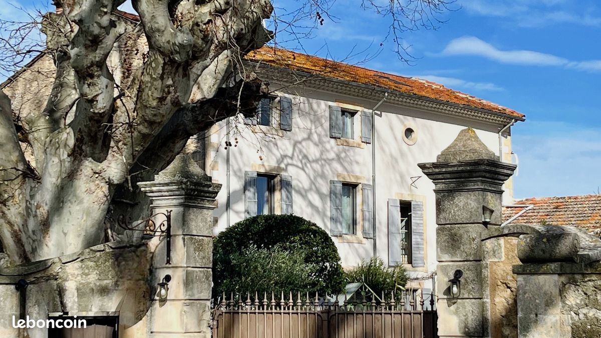 Maison 20 pièces 525 m² · à L'Isle-sur-la-Sorgue · 525 m² · 1 250 000 €